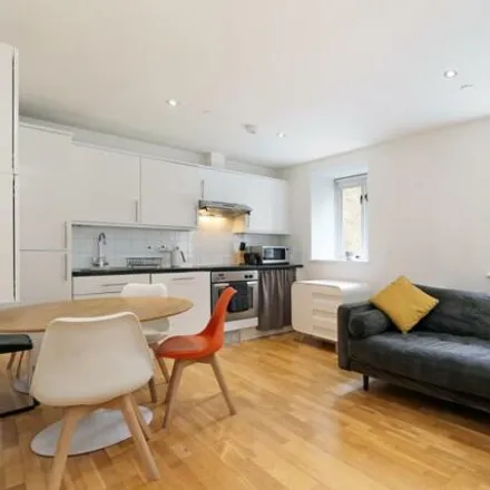 Buy this 2 bed apartment on Carpetright in Camberwell Road, London