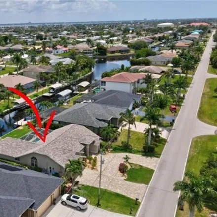 Image 2 - 2011 Southeast 17th Place, Cape Coral, FL 33990, USA - House for sale