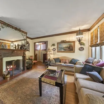 Image 4 - 10716 South Hoyne Avenue, Chicago, IL 60643, USA - House for sale