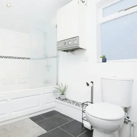 Image 7 - 5 Blandford Close, London, CR0 4SP, United Kingdom - Townhouse for sale