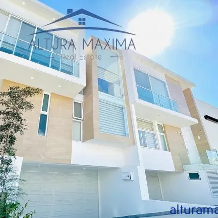 Rent this 4 bed house on unnamed road in Solares, 45220 Zapopan
