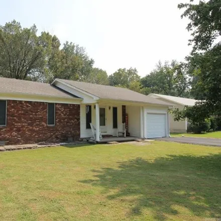 Buy this 2 bed house on 647 Walnut Drive in Paragould, AR 72450