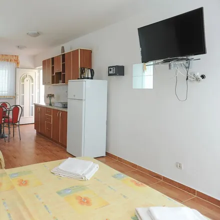 Rent this studio apartment on 53291 Grad Novalja