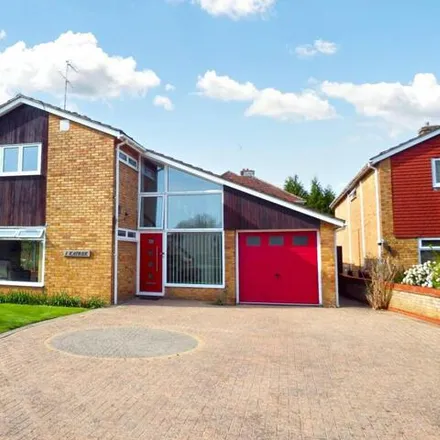 Buy this 3 bed house on Brook Hill in Stevenage, SG2 8RR