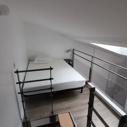 Rent this 1 bed apartment on 36 Rue Jeanne d'Arc in 45000 Orléans, France