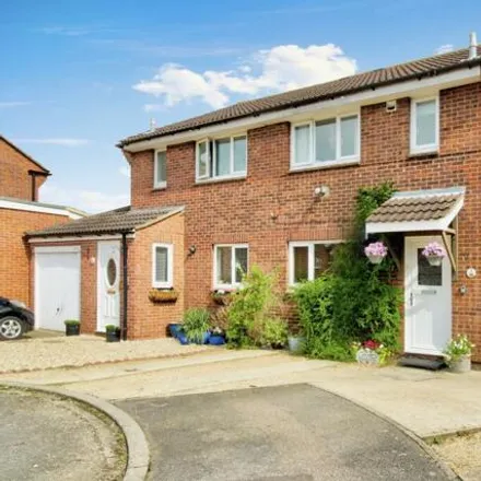 Buy this 5 bed duplex on Thistlecroft Close in Abingdon, OX14 2QS