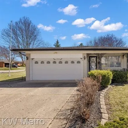 Image 2 - 13440 Montego Drive, Sterling Heights, MI 48312, USA - House for sale