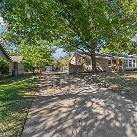 Image 2 - 916 North 43rd Street, Waco, TX 76710, USA - House for sale