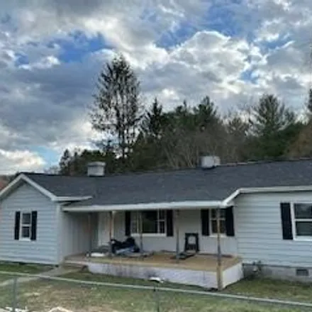 Buy this 3 bed house on 136 McCool Lane in Cranberry, Raleigh County