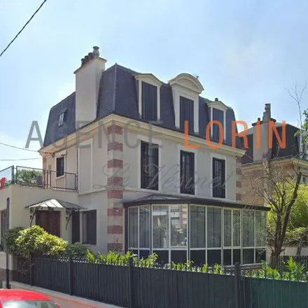 Rent this 3 bed apartment on 10 Rue du Marché in 78110 Le Vésinet, France