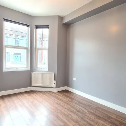 Image 4 - Avonwick Road, London, TW3 4DY, United Kingdom - Apartment for rent