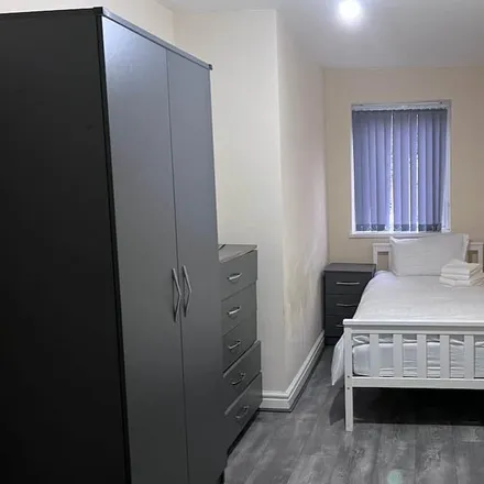 Image 1 - Manchester, M16 0DZ, United Kingdom - Apartment for rent