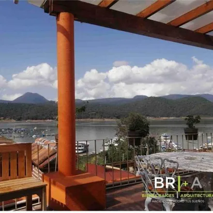 Rent this 1 bed apartment on Calzada Santa María in Sta María Huacatlán, 51200 Valle de Bravo