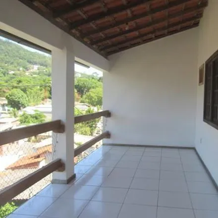 Rent this 2 bed house on Rua Rouxinol in Santo Antônio, Niterói - RJ