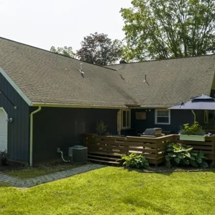 Rent this 3 bed house on 2 Lakeview Drive in Wilton, NY 12831