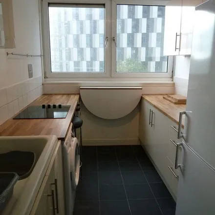 Rent this 2 bed apartment on Bricklayers Arms Flyover in London, SE1 5UU