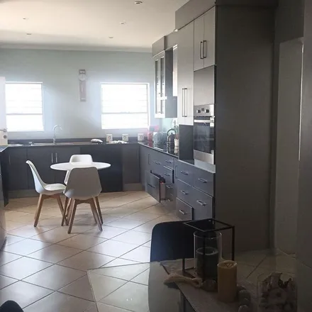 Image 6 - Summerfields, Summerstrand, Gqeberha, 6001, South Africa - Apartment for rent