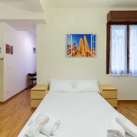 Image 3 - Via Galliera 32, 40121 Bologna BO, Italy - Apartment for rent