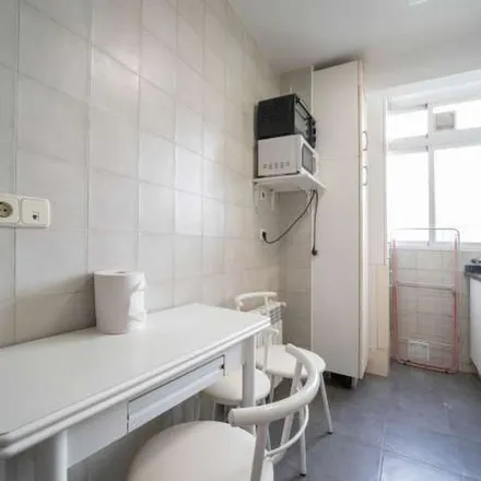 Rent this 3 bed apartment on Madrid in Calle de los Yébenes, 36