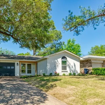 Buy this 3 bed house on 1827 Mohican Street in Denton, TX 76209