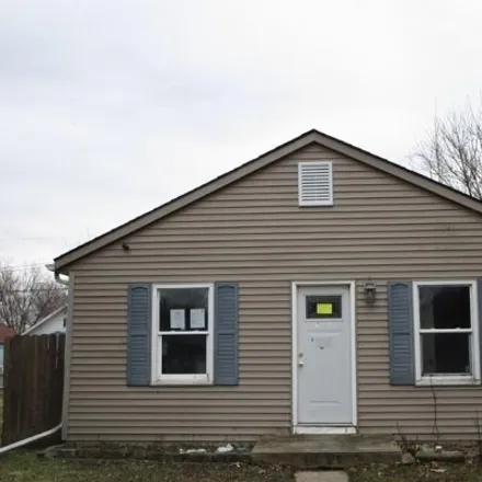 Buy this 2 bed house on 3226 McKinley Avenue in Davenport, IA 52802