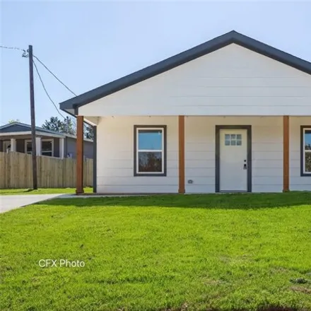 Buy this 3 bed house on 1113 Apache Ridge Road in Hood County, TX 76048