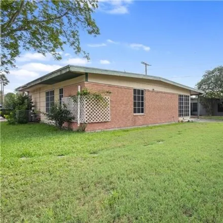 Buy this 3 bed house on 1682 East Huisache Avenue in Kingsville, TX 78363