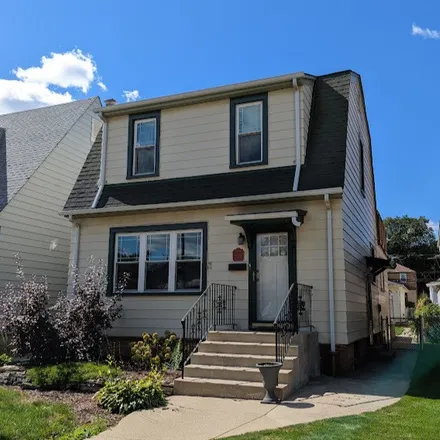 Buy this 3 bed house on 5330 North Oak Park Avenue in Chicago, IL 60656