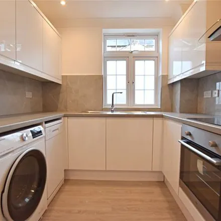 Rent this 1 bed apartment on Addiscombe Village shopping area in 1A Sundridge Place, London