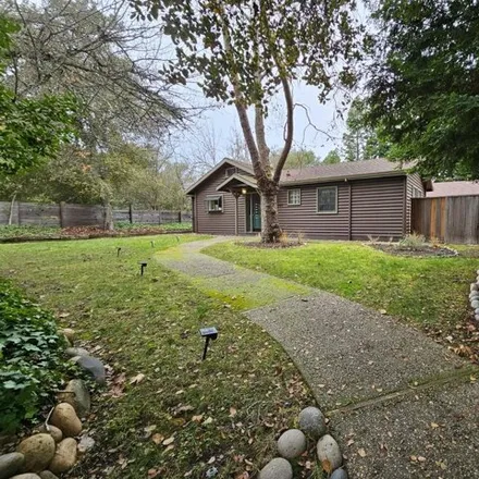 Rent this 5 bed house on 117 Glenwood Avenue in Woodside, San Mateo County