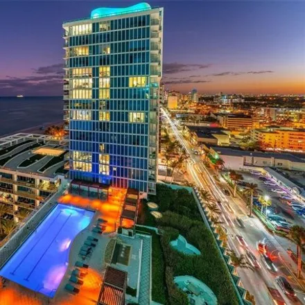 Image 4 - The Grill, Beachwalk, Atlantic Heights, Miami Beach, FL 33141, USA - Condo for rent