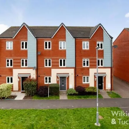 Buy this 5 bed townhouse on Belgravia Drive in Willowdown, Bridgwater Without