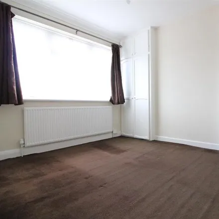 Rent this 1 bed room on Dorset Avenue in London, UB4 8NR