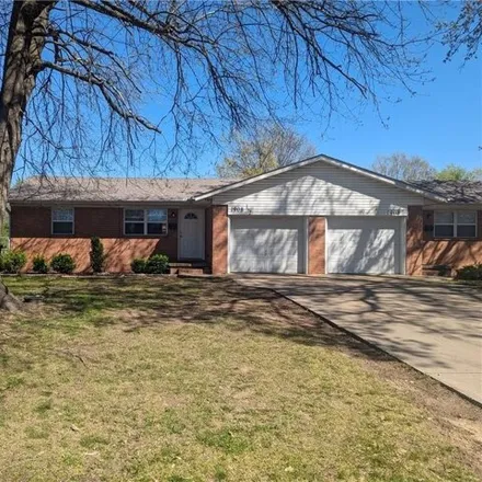 Rent this 2 bed house on 1908 Westwood Avenue in Springdale, AR 72762