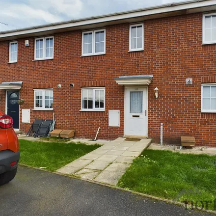 Rent this 3 bed townhouse on Breckside Park in Liverpool, L6 4DJ