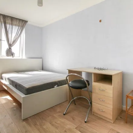 Rent this 3 bed apartment on Nashe House in Burbage Close, Bermondsey Village