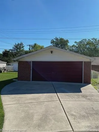 Image 3 - 9160 Brentwood Street, Livonia, MI 48150, USA - House for sale