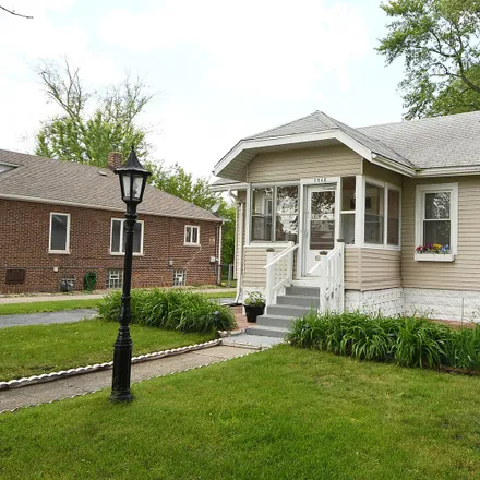 Buy this 3 bed house on 3348 Washington Street in Lansing, IL 60438