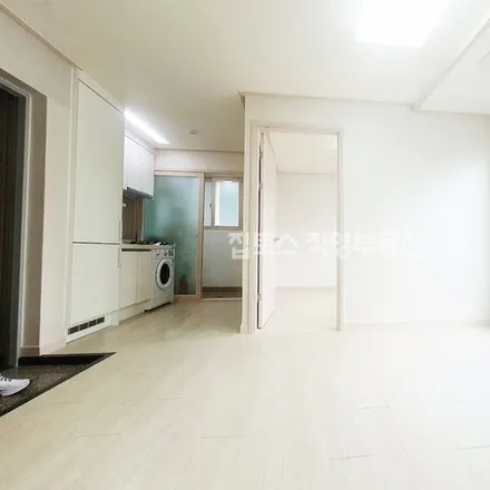 Image 5 - 서울특별시 서초구 방배동 593-11 - Apartment for rent