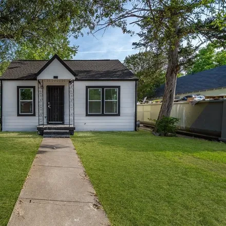 Buy this 2 bed house on 703 Edgemont Avenue in Dallas, TX 75216