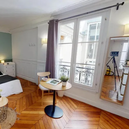 Image 1 - 38 Rue de Turin, 75008 Paris, France - Room for rent