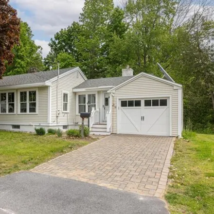 Buy this 2 bed house on 26 Woodbury Street in Yarmouth, ME 04096