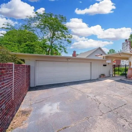 Image 3 - 119 S Oakwood St, Wichita, Kansas, 67218 - House for sale