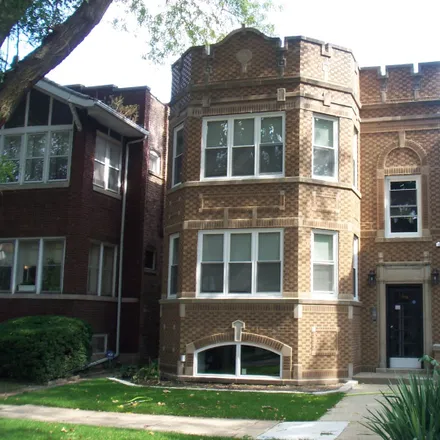 Image 1 - 5901-5909 North Artesian Avenue, Chicago, IL 60645, USA - House for rent