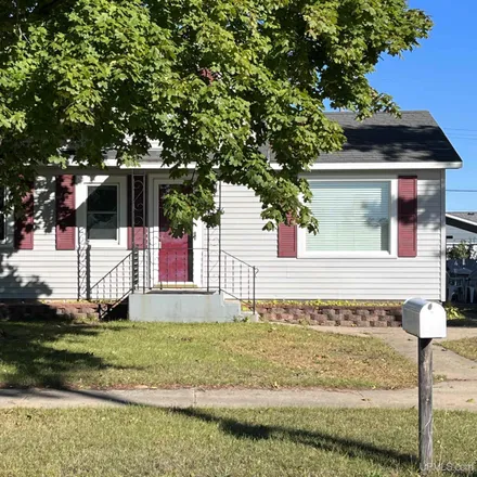 Buy this 3 bed house on 1326 North 23rd Street in North Town, Escanaba
