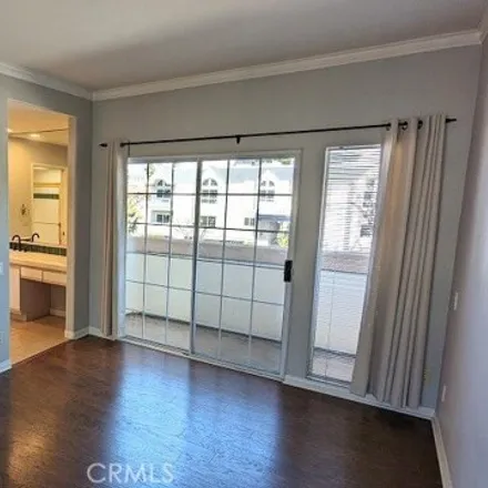 Image 7 - 11100 Camarillo Street, Los Angeles, CA 91602, USA - Townhouse for sale