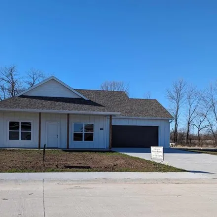 Buy this 3 bed house on North Hickman Street in Centralia, MO 65240