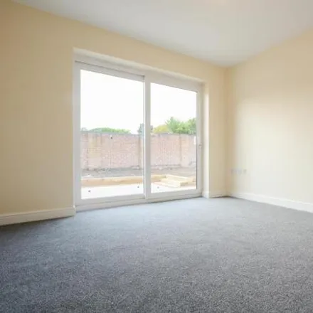 Image 5 - Lobbs Wood Court, Leicester, LE5 1DU, United Kingdom - House for rent