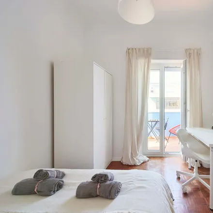 Rent this 5 bed room on Seguros José Fonseca in Rua Eugénio de Castro 8A, 2800-298 Almada