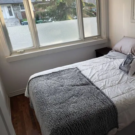 Rent this 3 bed apartment on District de St-Geneviève in Pierrefonds, QC H8Y 2C4